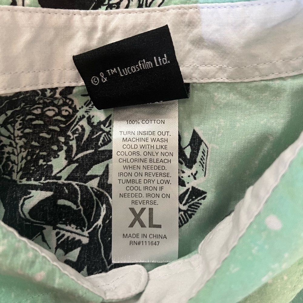 🌺🌴 Star Wars Mint Floral Tropical Stormtrooper Button-Down Shirt (XL) - Picture 5 of 8